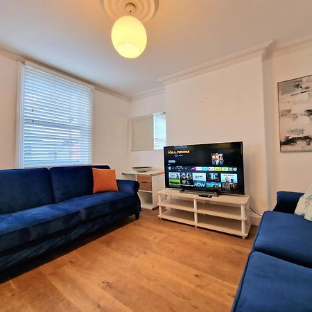 Cosy Home In Kensington - Great Location! 3 Minutes Walk To Earl'S Court Station Лондон Екстер'єр фото