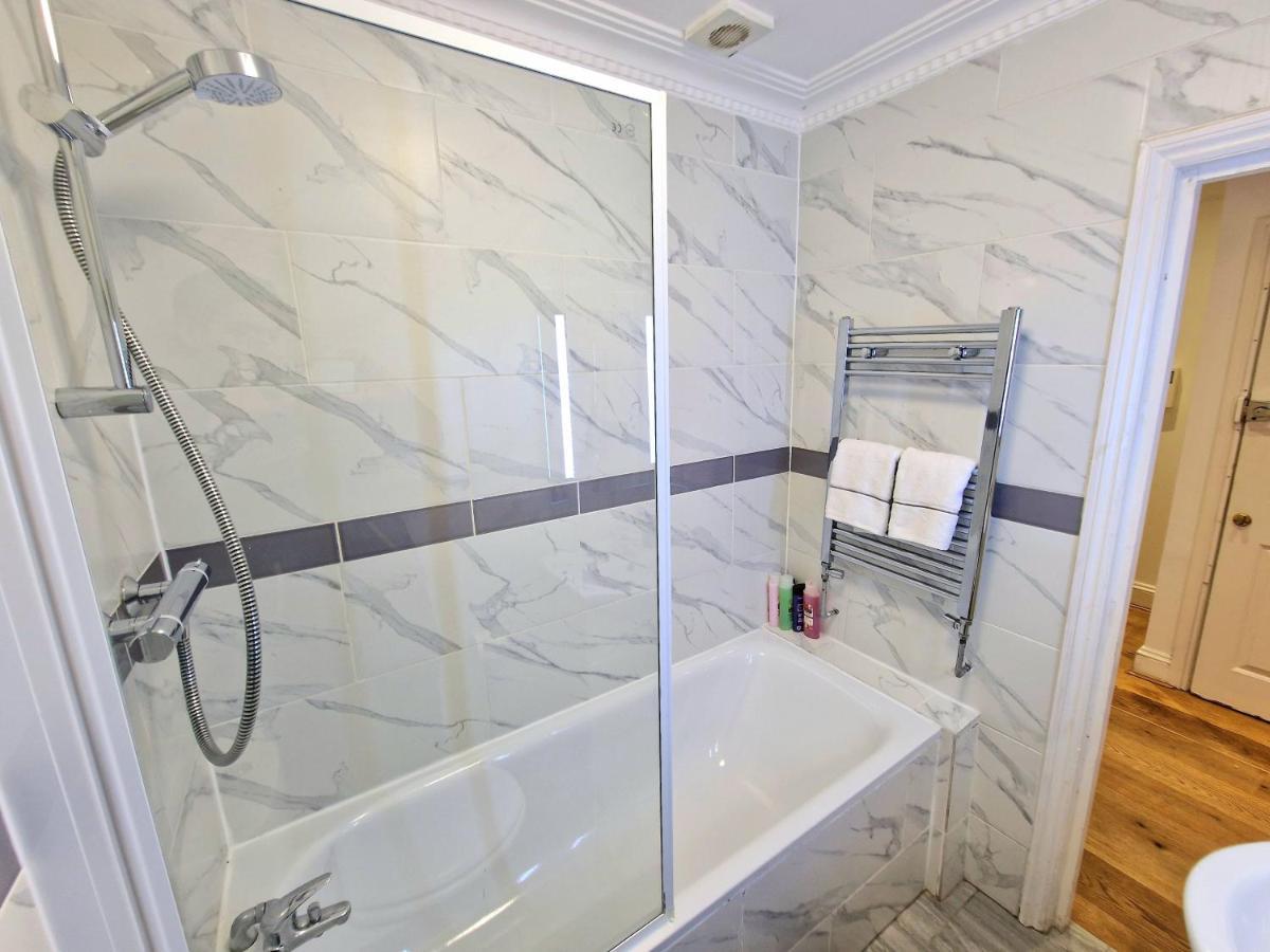 Cosy Home In Kensington - Great Location! 3 Minutes Walk To Earl'S Court Station Лондон Екстер'єр фото