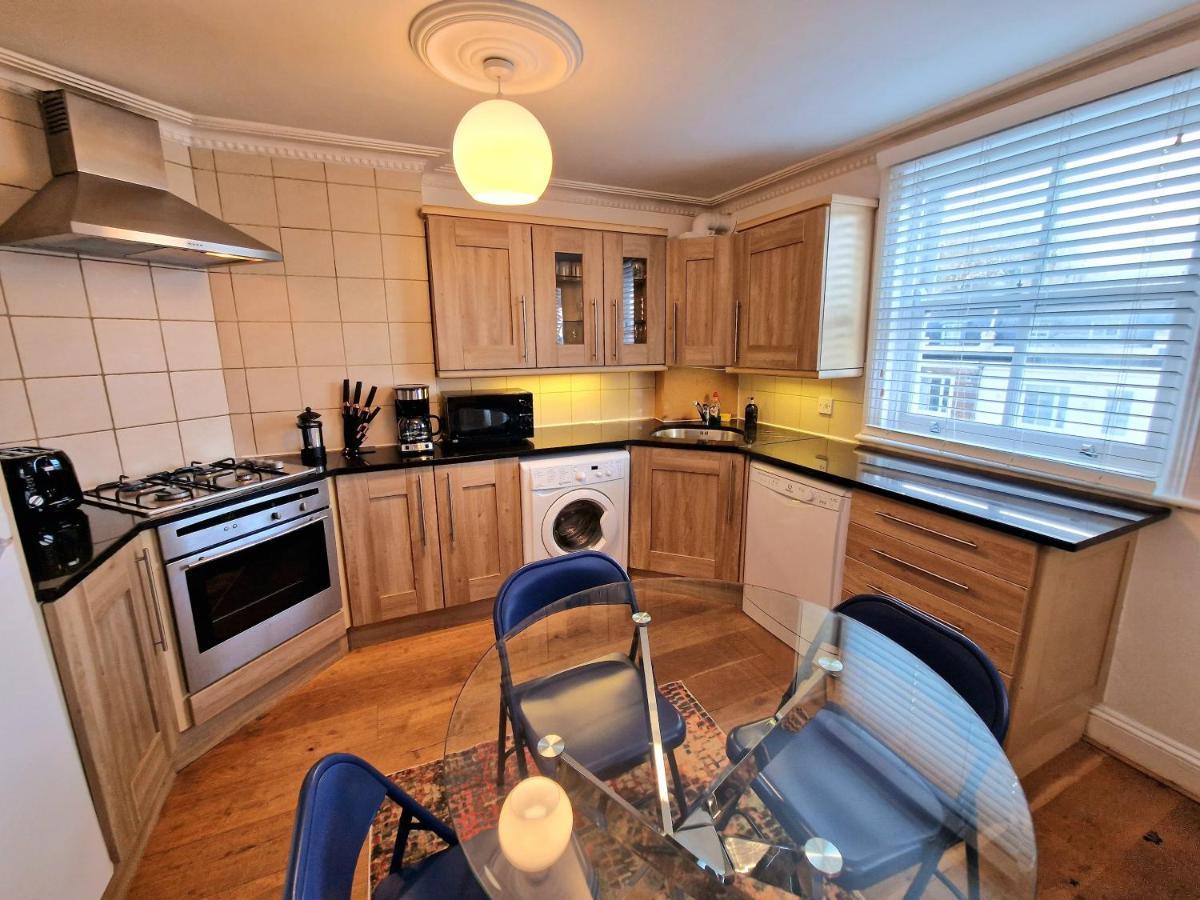 Cosy Home In Kensington - Great Location! 3 Minutes Walk To Earl'S Court Station Лондон Екстер'єр фото